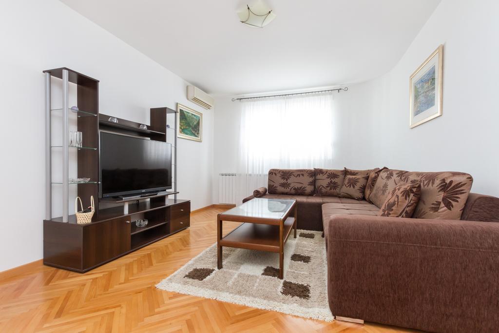 Comfortable Apartment Split Chambre photo